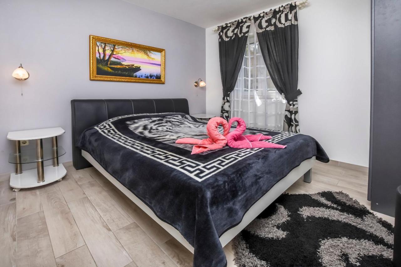 Apartment Iryna روغوزنيكا المظهر الخارجي الصورة