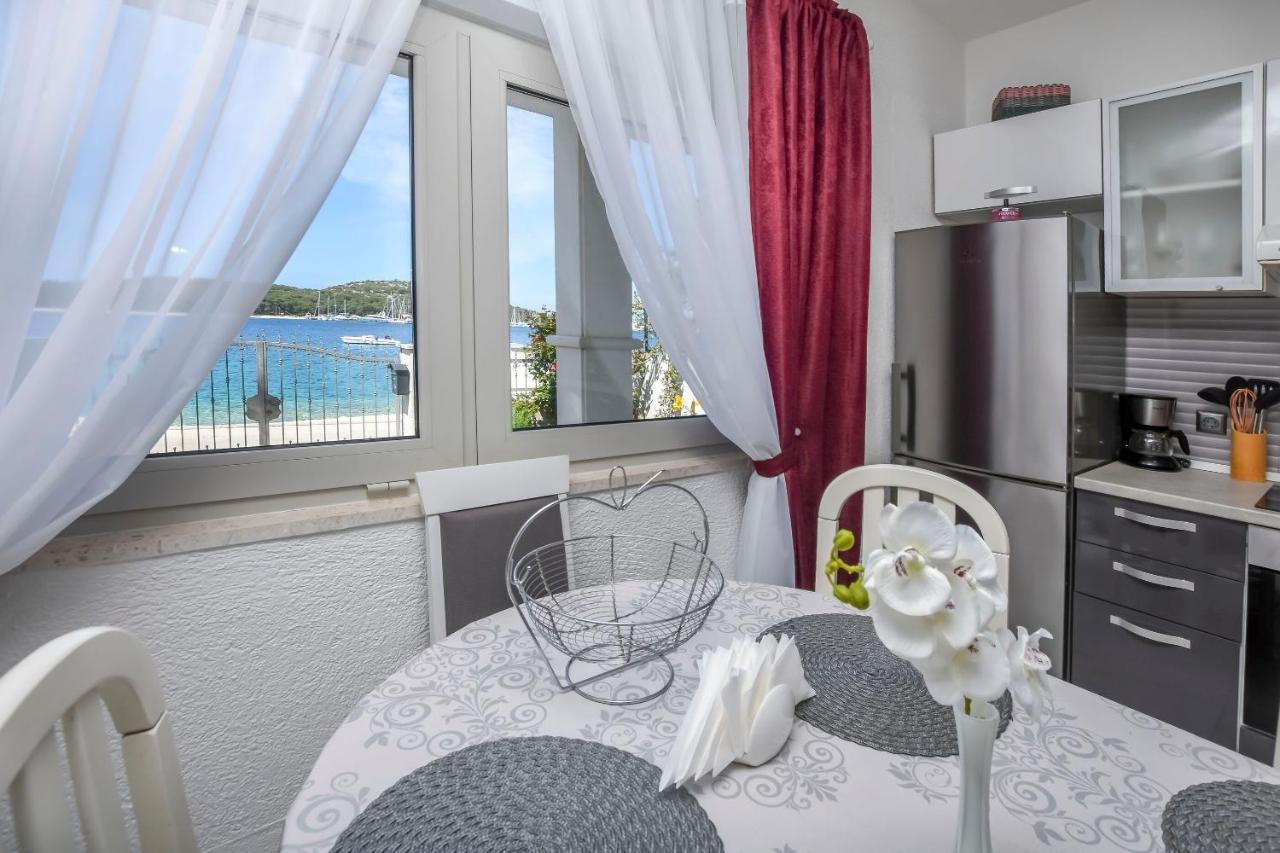 Apartment Iryna روغوزنيكا المظهر الخارجي الصورة