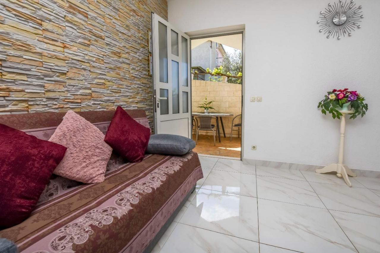 Apartment Iryna روغوزنيكا المظهر الخارجي الصورة