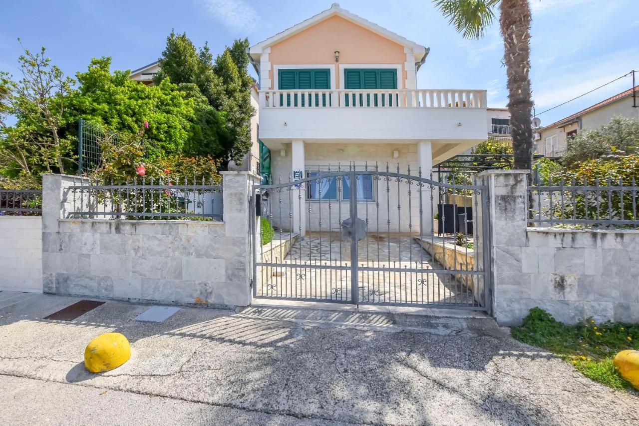 Apartment Iryna روغوزنيكا المظهر الخارجي الصورة