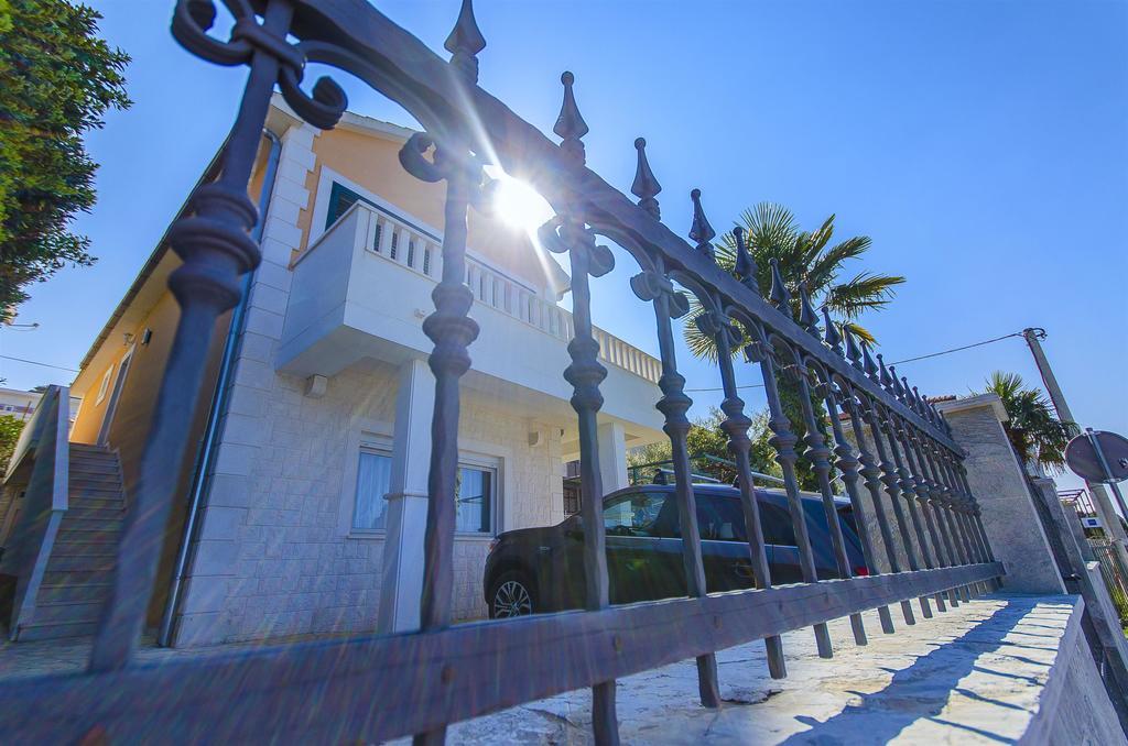 Apartment Iryna روغوزنيكا المظهر الخارجي الصورة